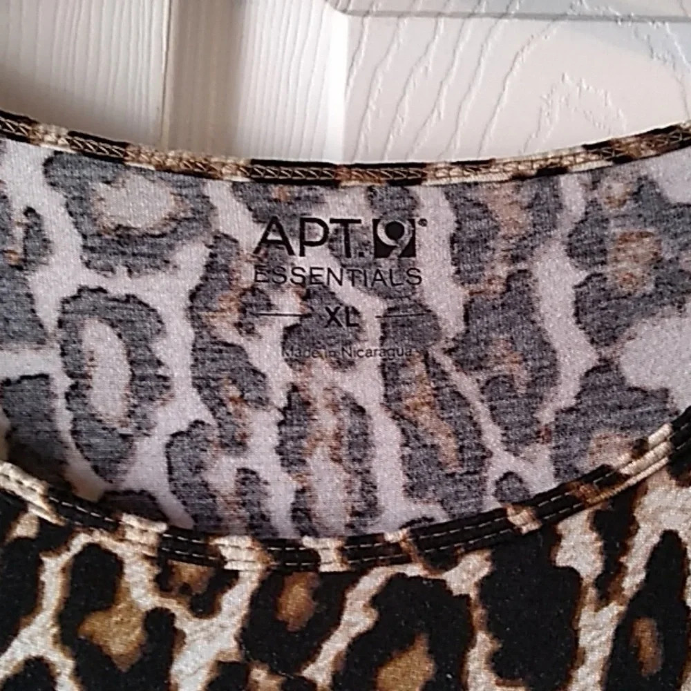 Apt 9 leopard print long sleeve - Picture 2 of 5